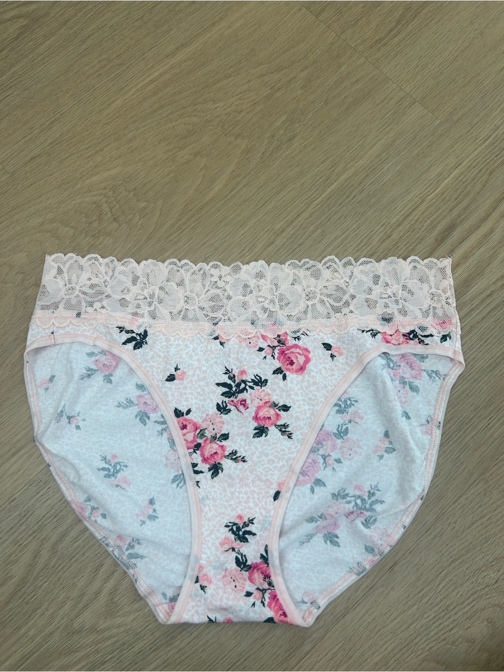 Victoria's Secret High-Leg Brief Panty L